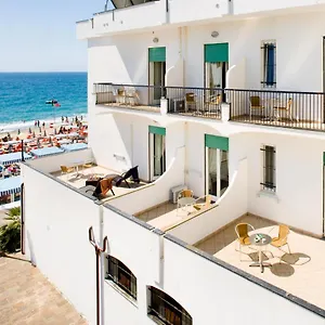 hotel-ligure-spotorno.hotelitalianriviera.com/