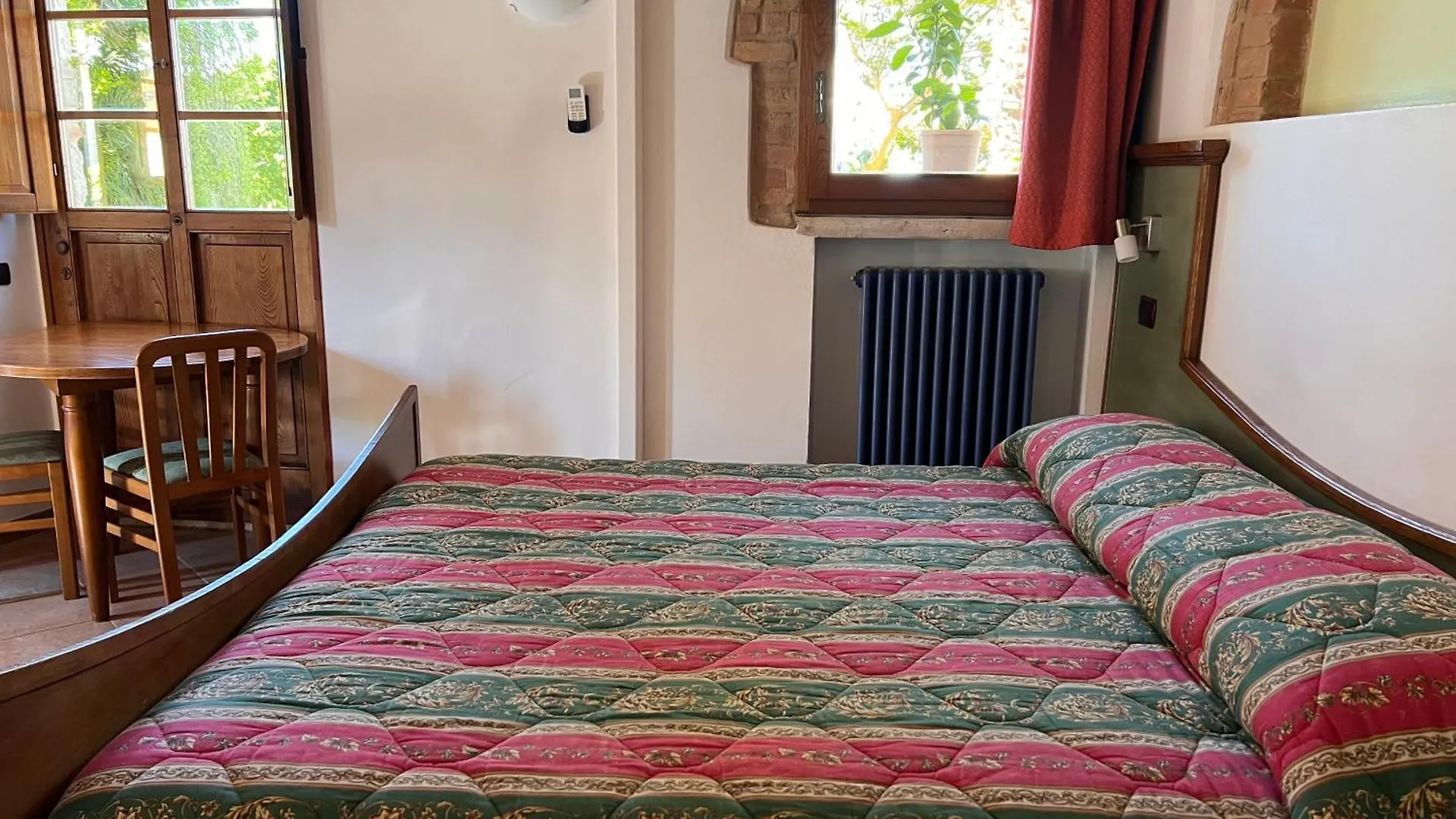 Bed & Breakfast Casale Gregoriano And Apartaments Σαν Τζιμινιάνο